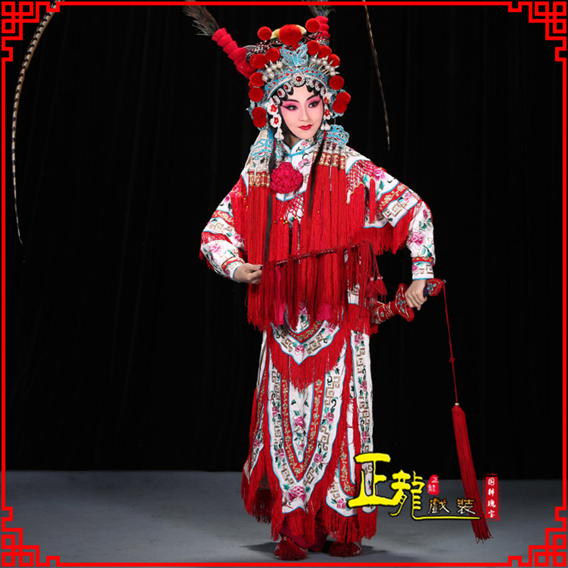 岑巩刀马旦改容战父 软绉镶边女改良靠